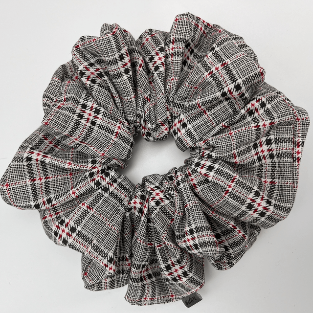 Scrunchie Haargummi grau rot kariert